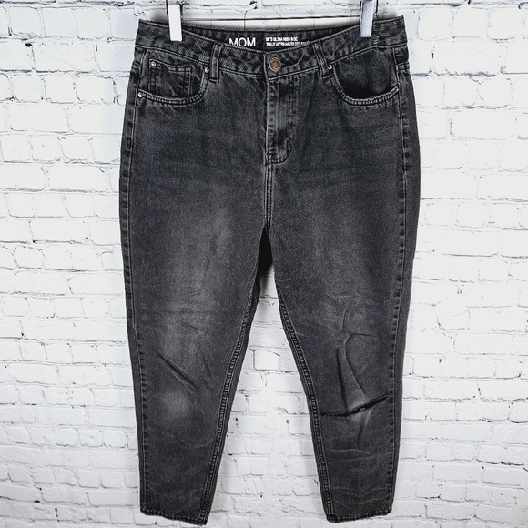 MANDEE | 90s ultra high rise tapered leg distressed mom jeans - Picture 4 of 10